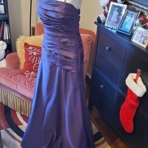 Water and waters women long purple  Night dress Size 10